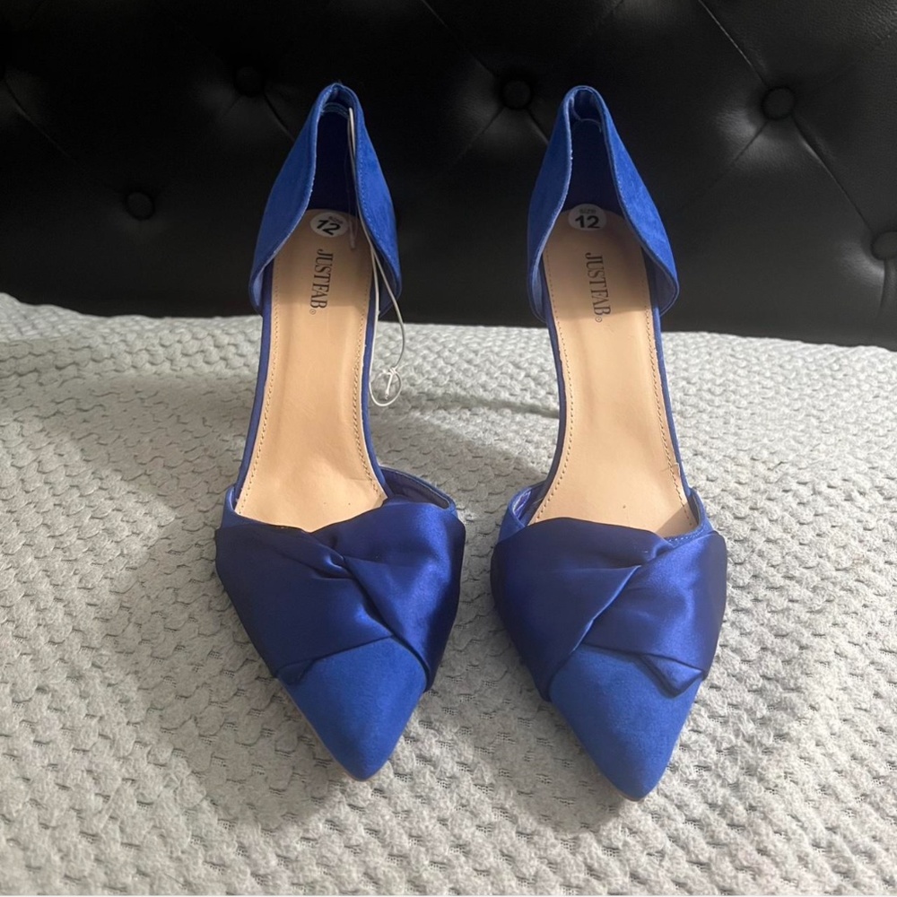 JustFab Blue satin heels with a touch of glamour #glamourheels